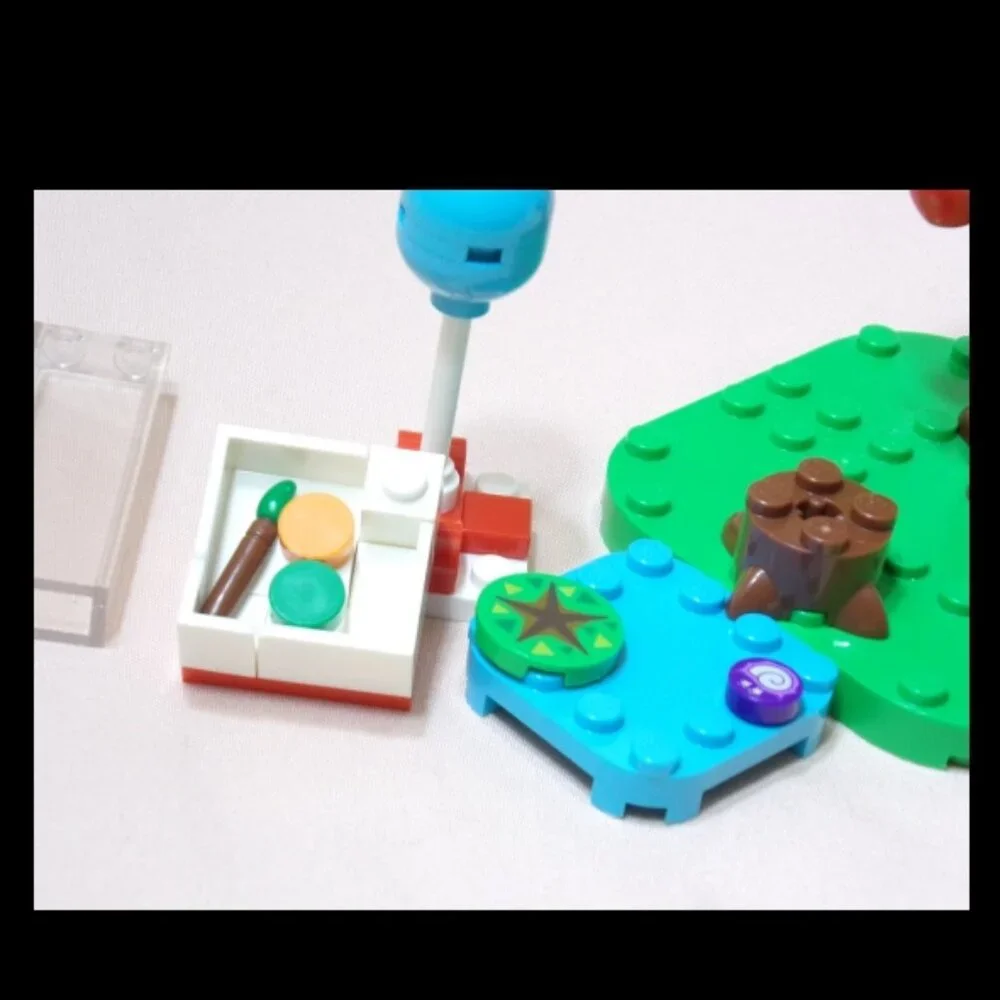 LEGO Animal Crossing Small Yard Set 77049 Balloon Present Apple Tree Bell & More